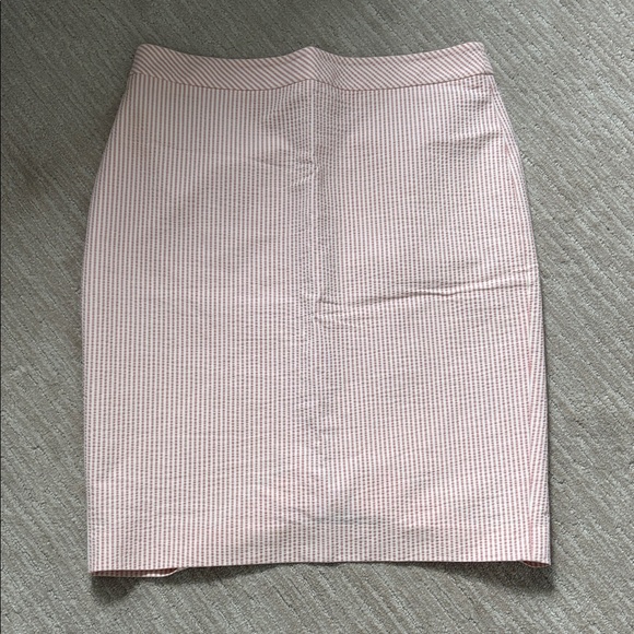 Ann Taylor Dresses & Skirts - Ann Taylor Blush Seersucker Pencil Skirt